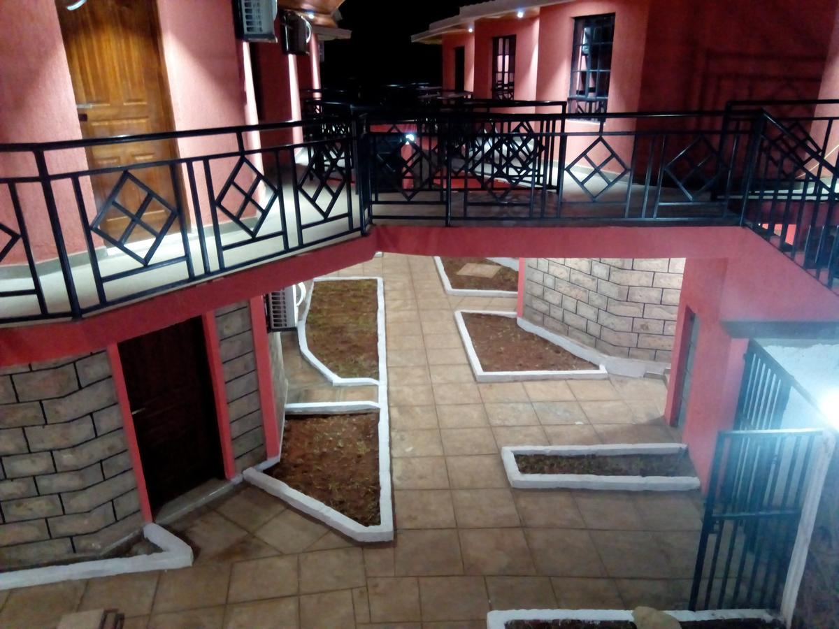 Savannah Paradise Hotel Makindu Kültér fotó